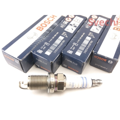 FQR8LEU2 свеча зажигания Bosch Standard Super (0 242 229 699)